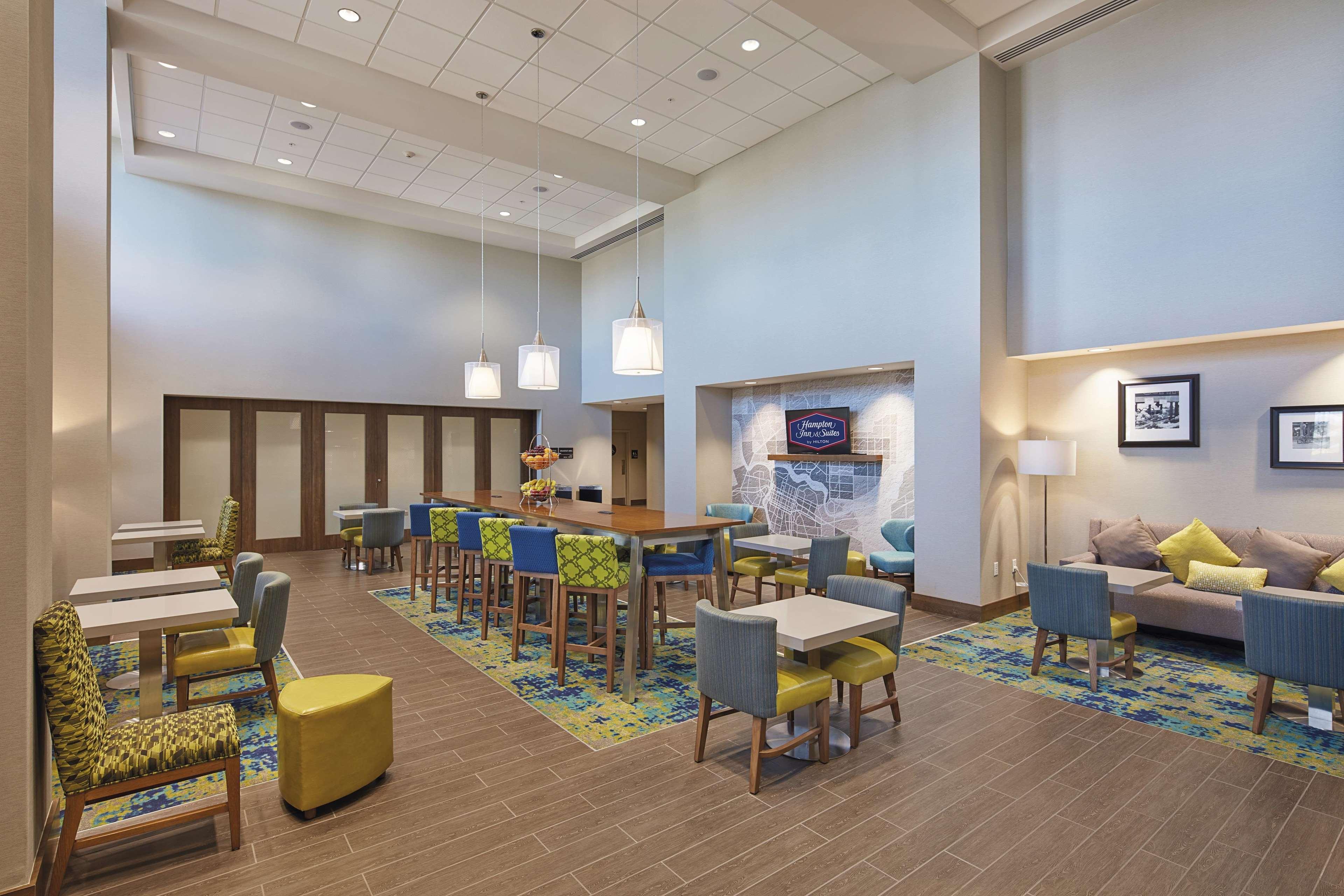Hampton Inn & Suites Sacramento At Csus Exteriör bild