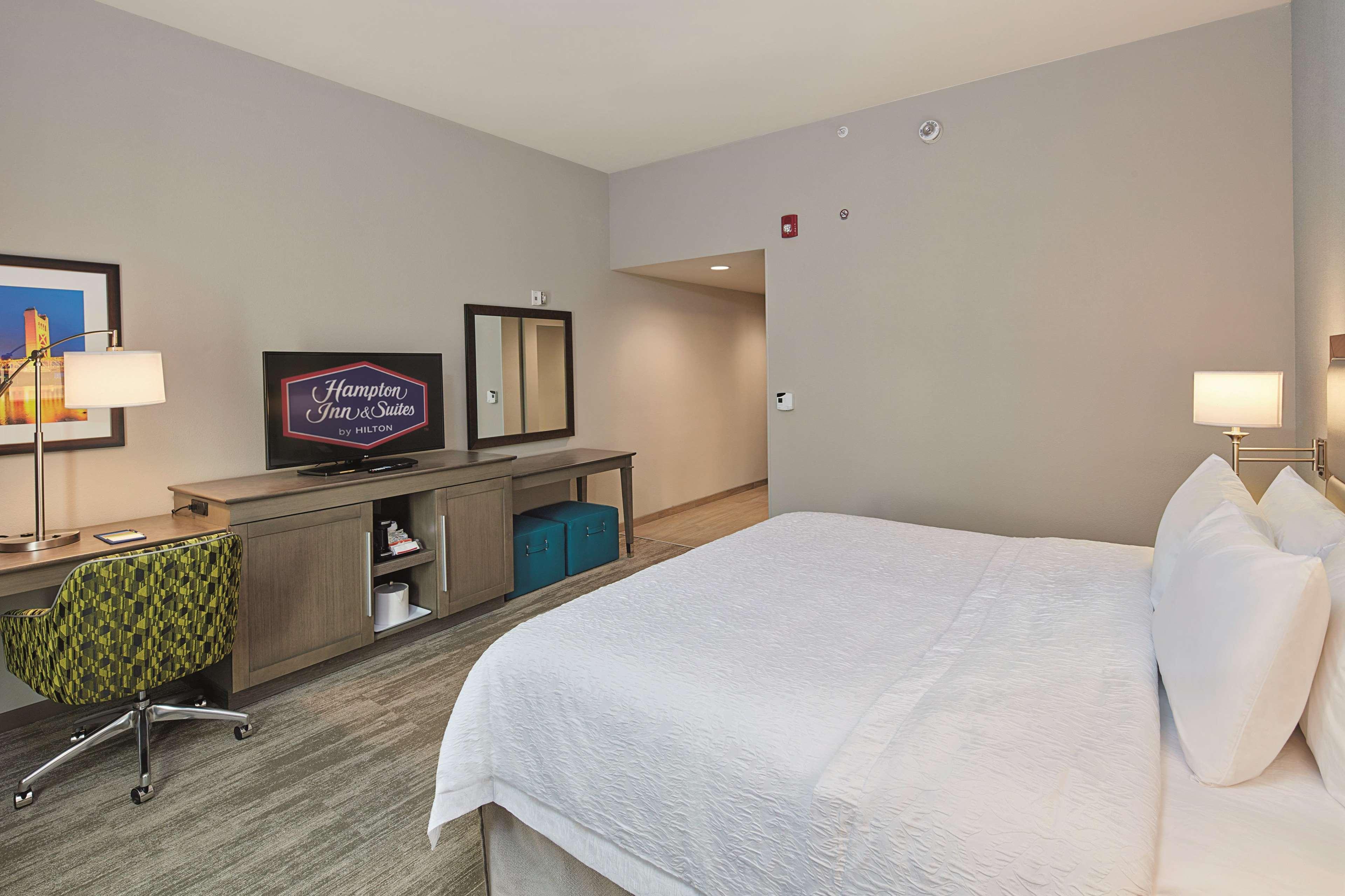 Hampton Inn & Suites Sacramento At Csus Exteriör bild