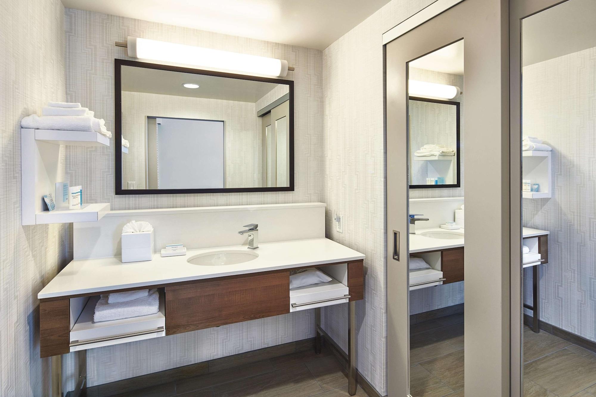 Hampton Inn & Suites Sacramento At Csus Exteriör bild